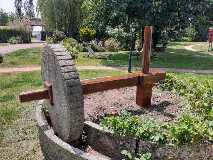 Meule de moulin en bois Pacy-sur-Eure